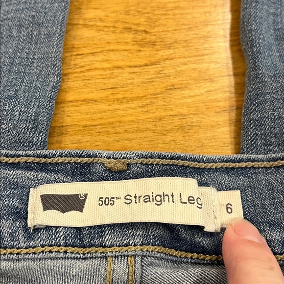 Levi 505 Straight Leg Jeans - Picture 3 of 9